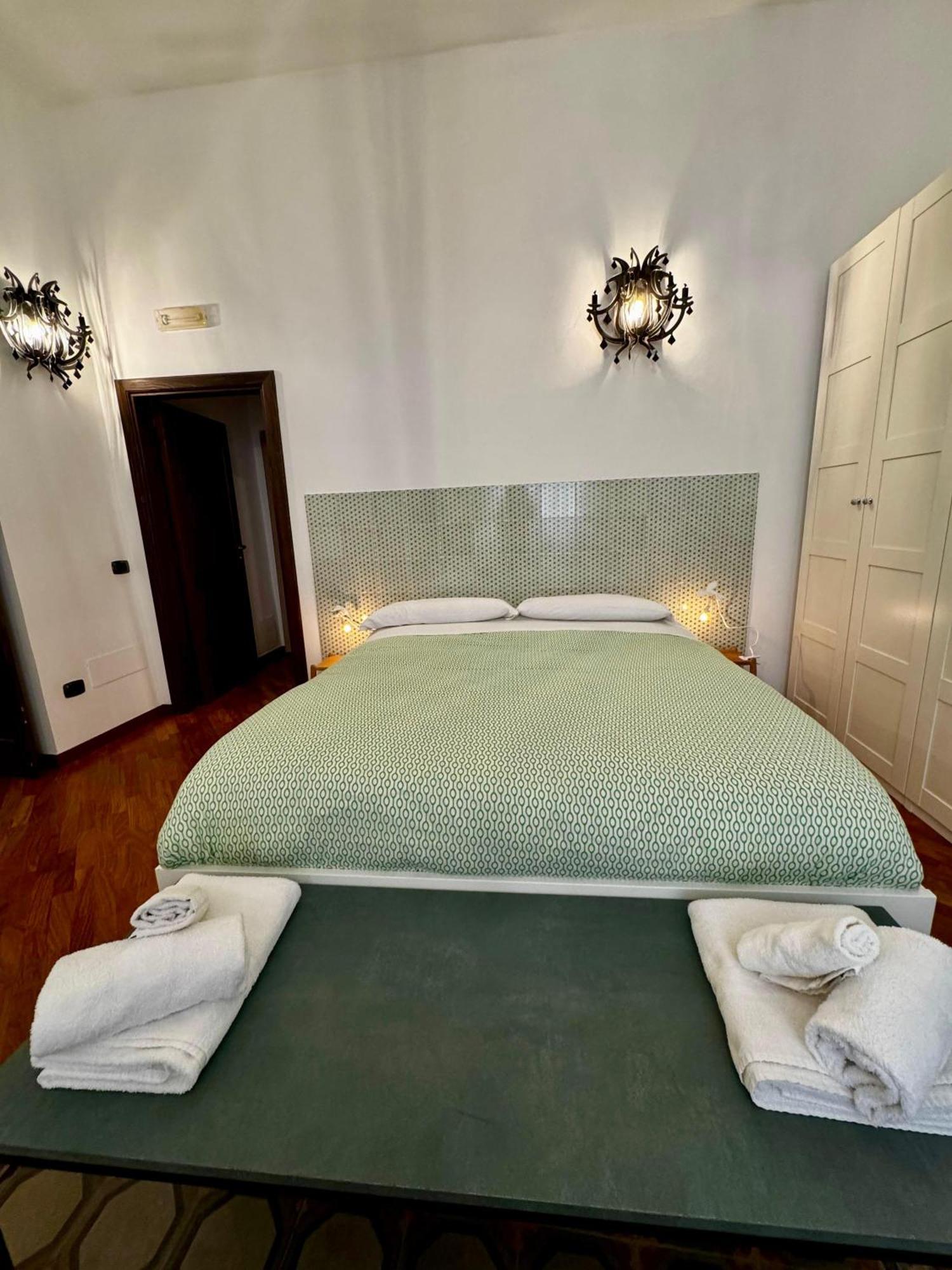 Appartamento "Roma 148" Syracuse ภายนอก รูปภาพ
