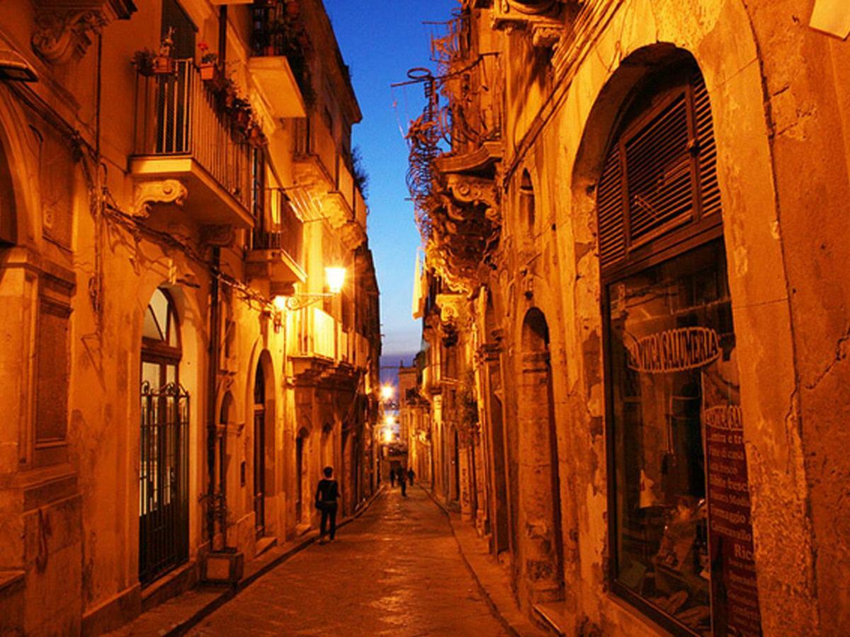 Appartamento "Roma 148" Syracuse ภายนอก รูปภาพ